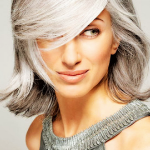 Las canas están de moda: arriba el gris plata.